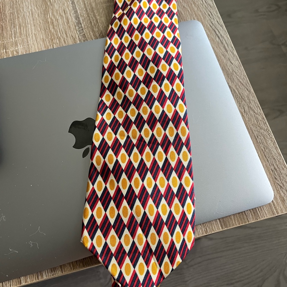 Classic Burberry Tie Vintage EUC
